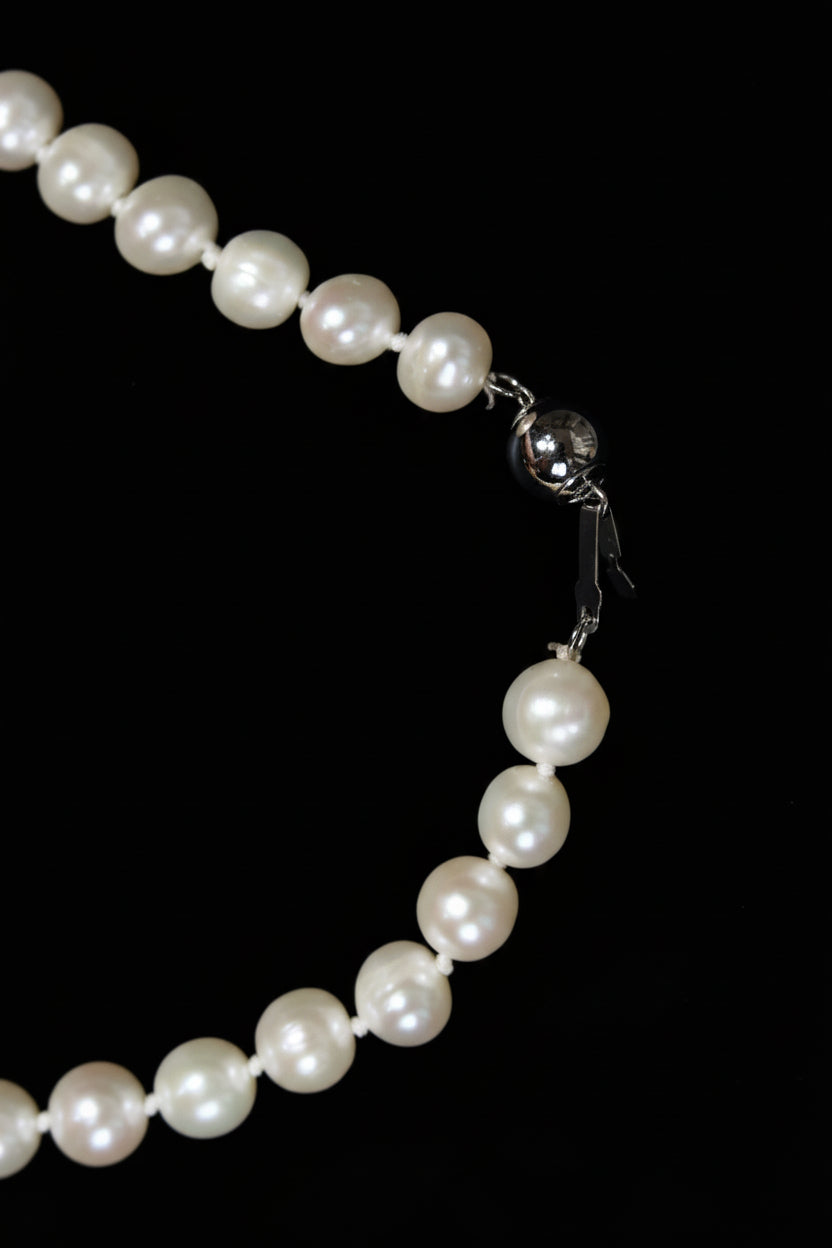 NEW ITEM!          Freshwater Pearl Necklace