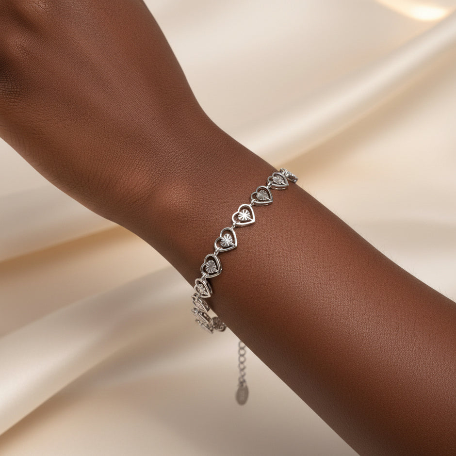 Dainty silver heart bracelet