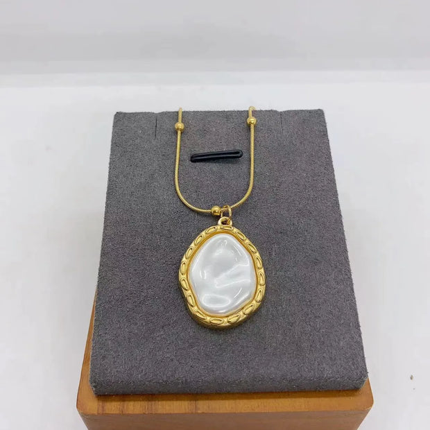 18K gold plated shell pendant necklace